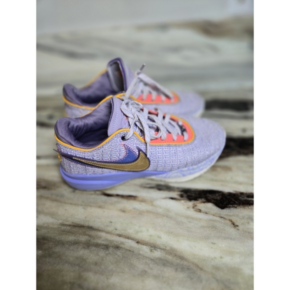 Nike LeBron 20Size 7.5 Mens Purple And Gold